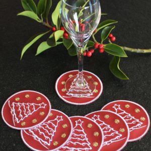 Dessous de verre Noël brodés bordeaux décor sapin