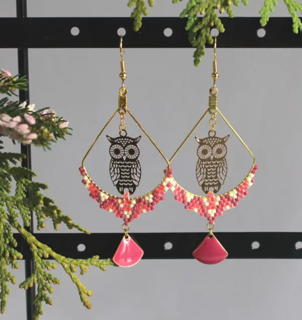 Boucles éventail tissage miyuki et breloque hibou or et fuchsia